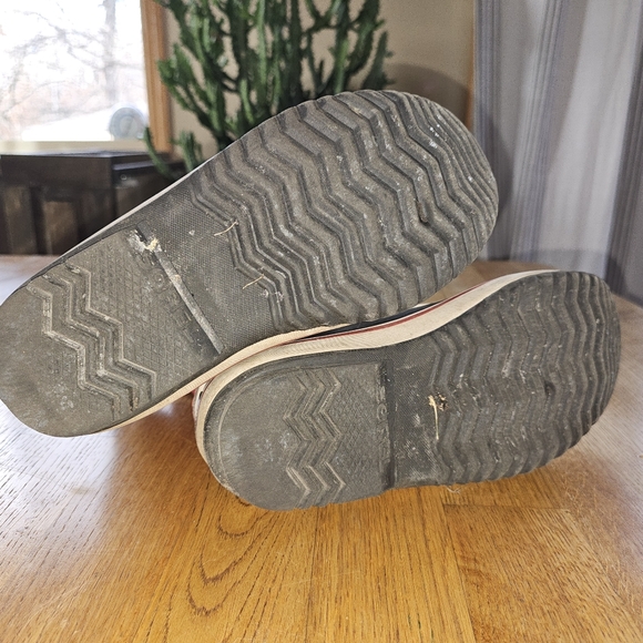 Sorel womens 7. Missing inside liner and original laces. - Picture 2 of 10